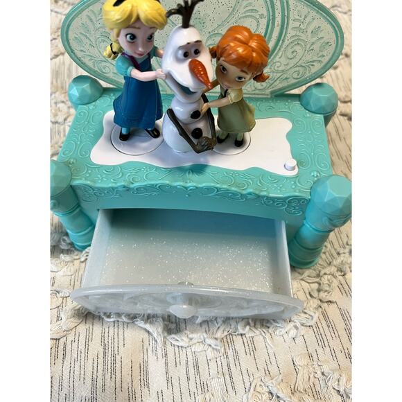 Disney Frozen “Do You Want to Build a Snowman” Musical Jewelry Box - Picture 3 of 10